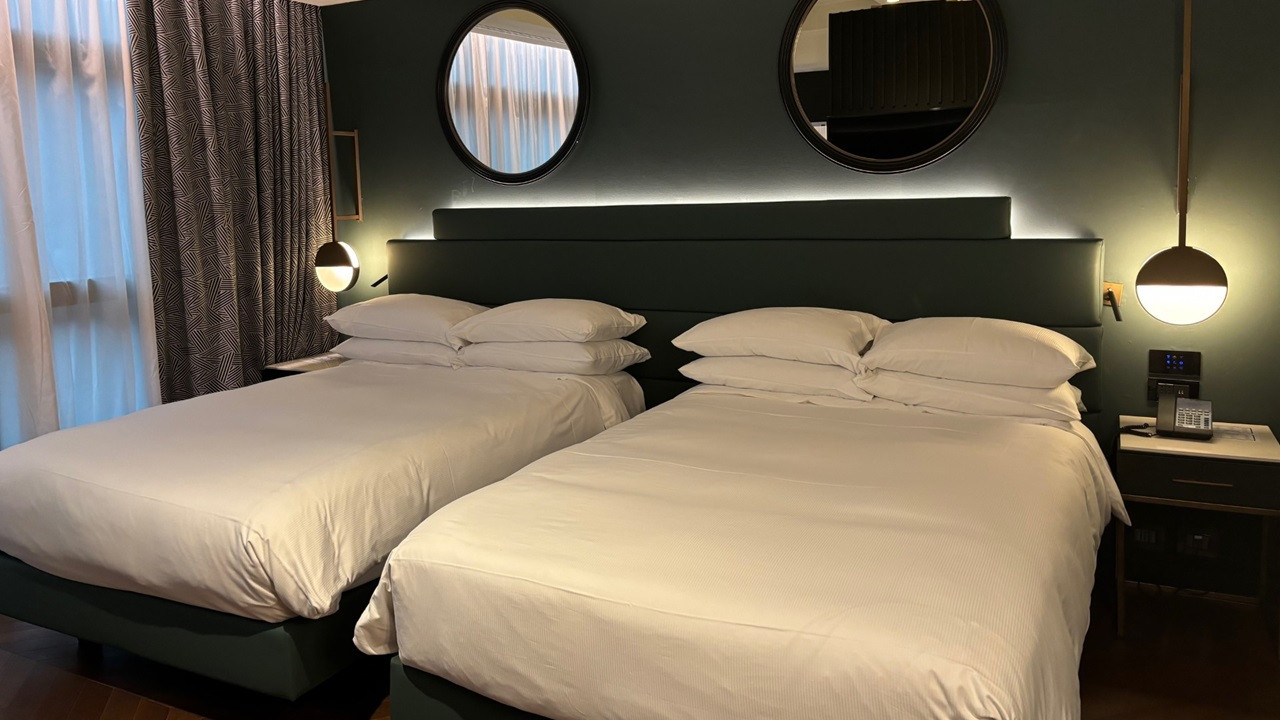 Hilton Rome EUR La Lama Deluxe Room with Comfortable Beds